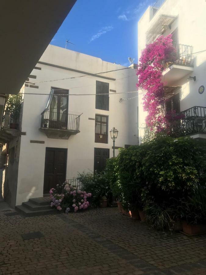 Апартаменты Casa Isabella Loc Turist Br Липари Экстерьер фото